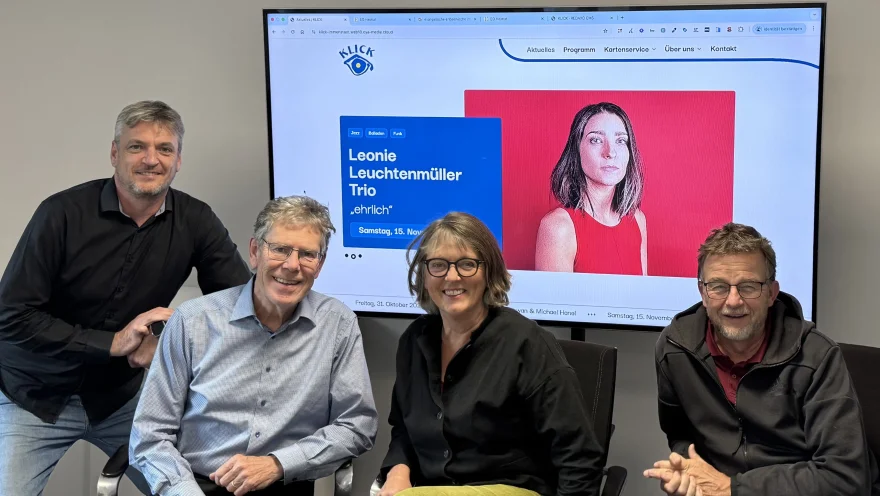 Thomas Weyermann, OYA; Volker Seidel (2. Vorstand), Ulrike Hegele (1. Vorstand) und Ulli Hüttenrauch vom KLICK